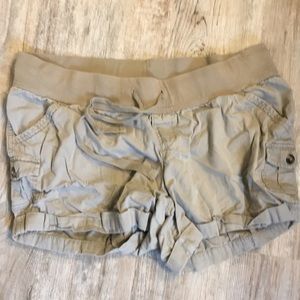 Old Navy maternity shorts 🤰🏼